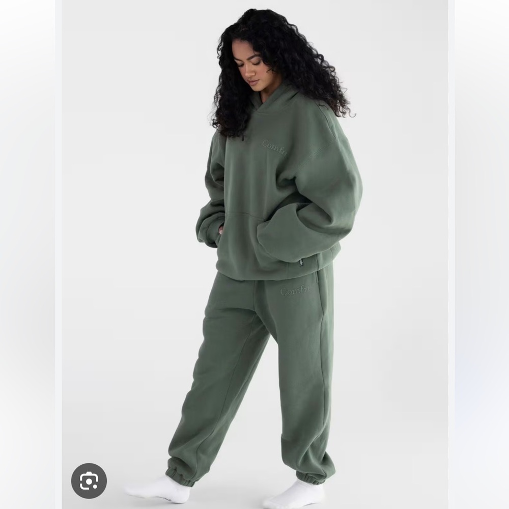 Women's Relaxed Fit Green Jogger Set